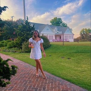 Meet your Posher, Mia